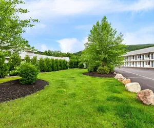 Photo 3 - Rodeway Inn