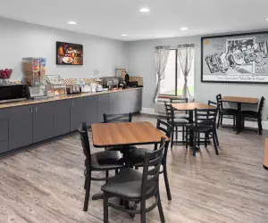 Photo 5 - Super 8 by Wyndham Sun Prairie/Madison E