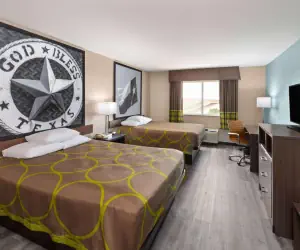 Photo 4 - Super 8 by Wyndham Lubbock West