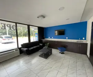 Photo 2 - Americas Best Value Inn - Decatur