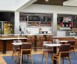 Photo 2 - Courtyard by Marriott Little Rock West