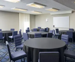 Photo 3 - Courtyard by Marriott Little Rock West