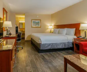 Photo 4 - Northwest Inn