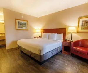 Photo 3 - Northwest Inn