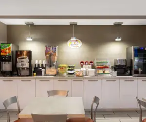 Photo 4 - Super 8 by Wyndham Ottawa