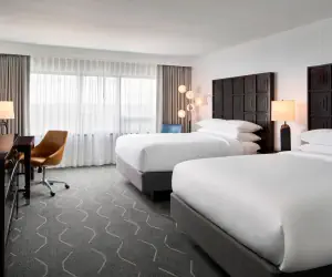 Photo 4 - Renaissance Baltimore Harborplace Hotel