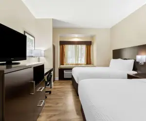 Photo 4 - Best Western Patriots Point