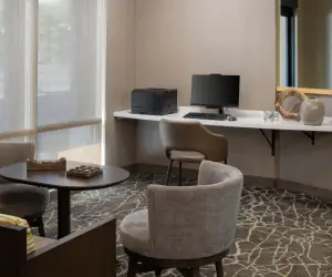 Photo 4 - SpringHill Suites by Marriott Medford