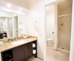 Photo 3 - Munras Inn