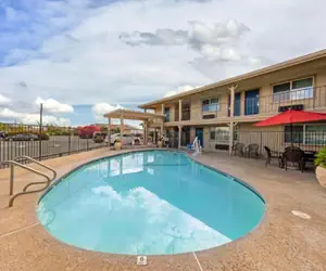 Photo 2 - Best Western Hanford Inn