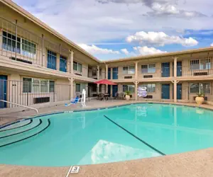 Photo 4 - Best Western Hanford Inn