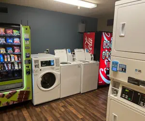 Photo 3 - HomeTowne Studios and Suites by Red Roof Greensboro