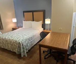 Photo 5 - HomeTowne Studios and Suites by Red Roof Greensboro