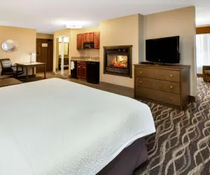 Photo 2 - Best Western Plus Kalispell/Glacier Park West Hotel & Suites