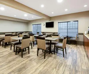 Photo 5 - Best Western Plus Kalispell/Glacier Park West Hotel & Suites