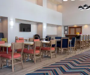 Photo 2 - Hampton Inn & Suites Riverton