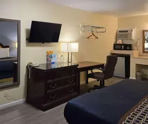 Photo 3 - Rodeway Inn & Suites Blythe I-10