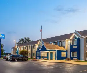 Photo 2 - Microtel Inn by Wyndham Janesville