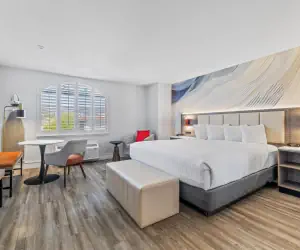 Photo 2 - Hotel Skye San Francisco Airport SFO FREE SHUTTLE!