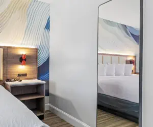 Photo 5 - Hotel Skye San Francisco Airport SFO FREE SHUTTLE!