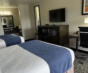 Photo 3 - Days Inn by Wyndham Grove