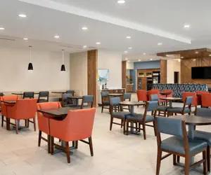 Photo 4 - Holiday Inn Express Richmond, an IHG Hotel