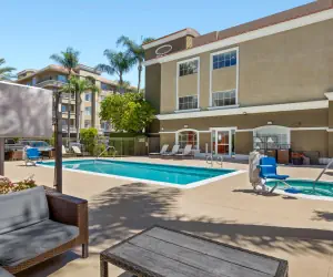 Photo 5 - Anaheim Portofino Inn & Suites