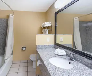 Photo 5 - Quality Inn & Suites Bloomington University Area