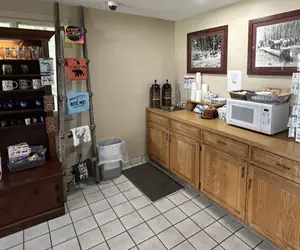 Photo 5 - Super 8 by Wyndham West Branch