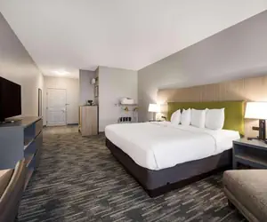 Photo 5 - Country Inn & Suites by Radisson, Freeport, IL