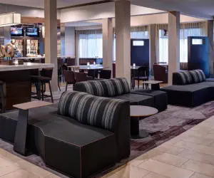 Photo 4 - Courtyard Des Moines West/Clive