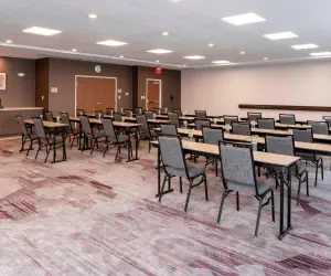 Photo 4 - Courtyard by Marriott Cleveland Elyria