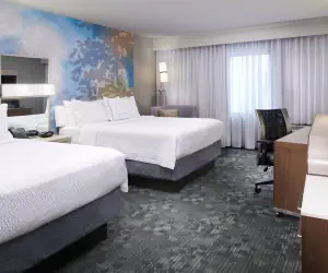 Photo 3 - Courtyard Cleveland Airport North