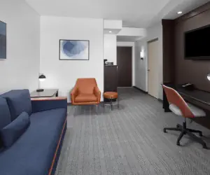 Photo 5 - Courtyard Cleveland University Circle