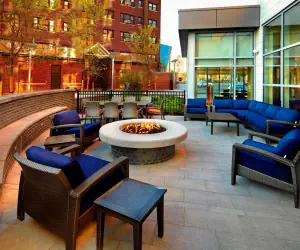 Photo 3 - Courtyard Cleveland University Circle