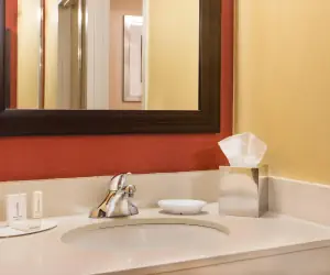 Photo 4 - Courtyard Hartford Manchester