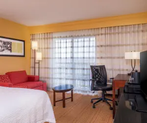 Photo 5 - Courtyard Hartford Manchester