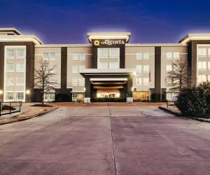 Photo 2 - La Quinta by Wyndham Starkville at MSU