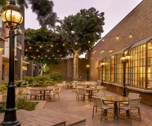 Photo 2 - DoubleTree by Hilton San Bernardino