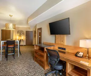 Photo 5 - Best Western Premier Ivy Inn & Suites