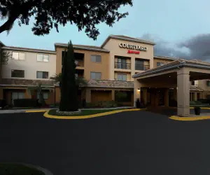 Photo 4 - Courtyard by Marriott Orlando Lake Mary North