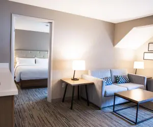 Photo 2 - Four Points by Sheraton Downtown Seattle Center