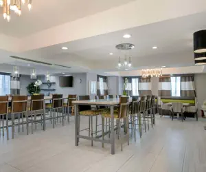 Photo 4 - Best Western Plus Gardena-Los Angeles Inn & Suites