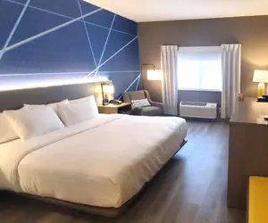 Photo 3 - Quail Springs Inn & Suites