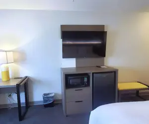 Photo 4 - Quail Springs Inn & Suites