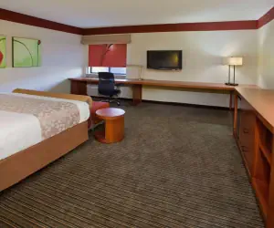 Photo 4 - Travelodge by Wyndham Columbus State University