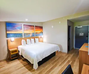 Photo 2 - Days Inn by Wyndham Ocala North