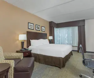 Photo 3 - Holiday Inn Louisville Airport - Fair/Expo, an IHG Hotel