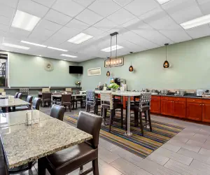 Photo 2 - Best Western Cascadia Inn