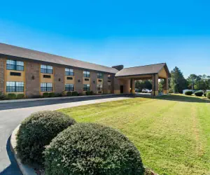 Photo 2 - Super 8 by Wyndham Paragould